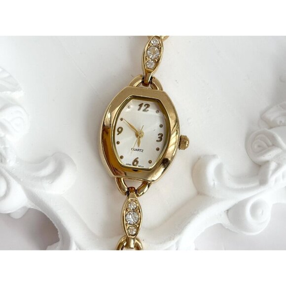 Gold T Oval Bezeled Rhinestone Quartz Vintage Women's Wristwatch - 13mm - WORKS! - Picture 2 of 10
